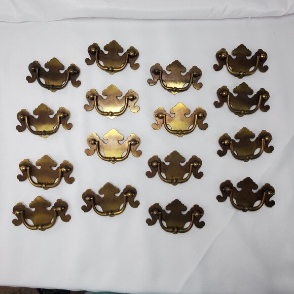 16 Vintage Brass Batwing Chippendale Drawer Pulls Handles Regency MCM Ornate - Picture 2 of 8